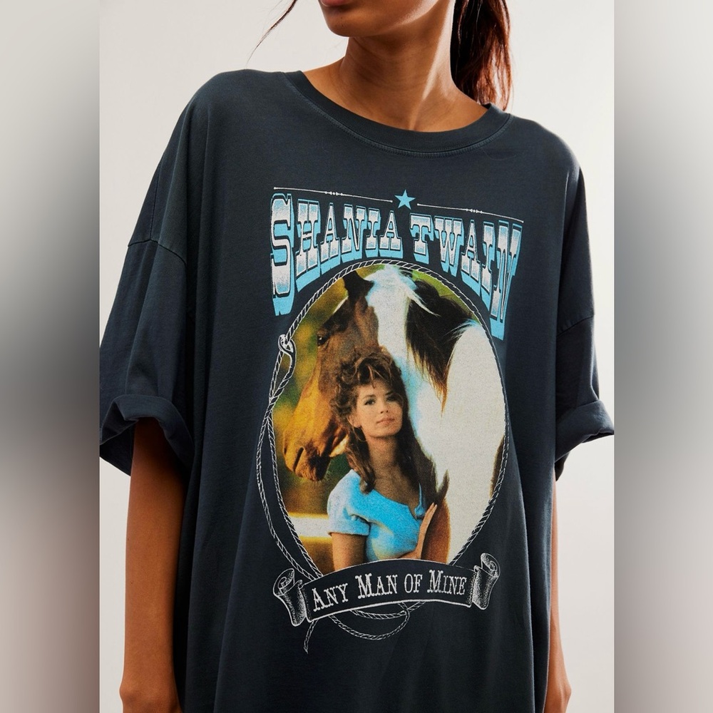 NWOT Daydreamer Shania Twain Any Man Of Mine Tee - Picture 2 of 3